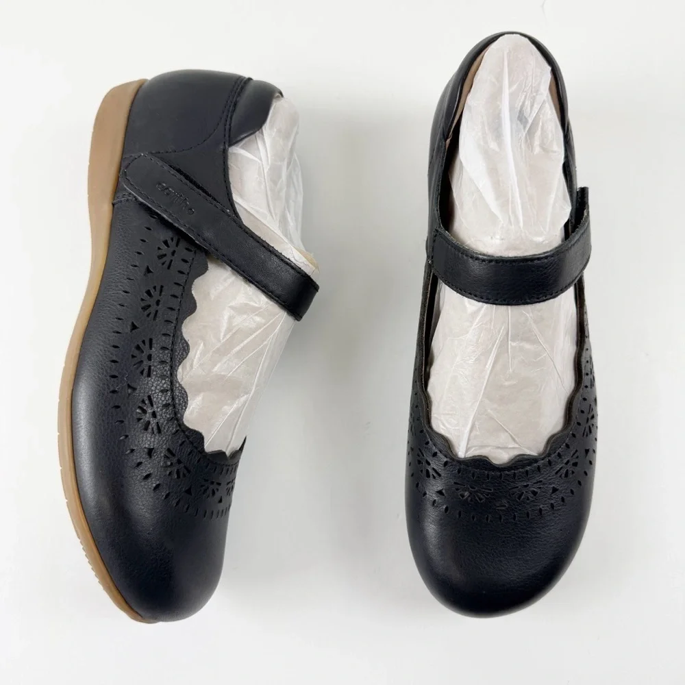 Earth Brady Leather Mary Jane Flats Womens 9W Black Leather Round Toe Worn Once